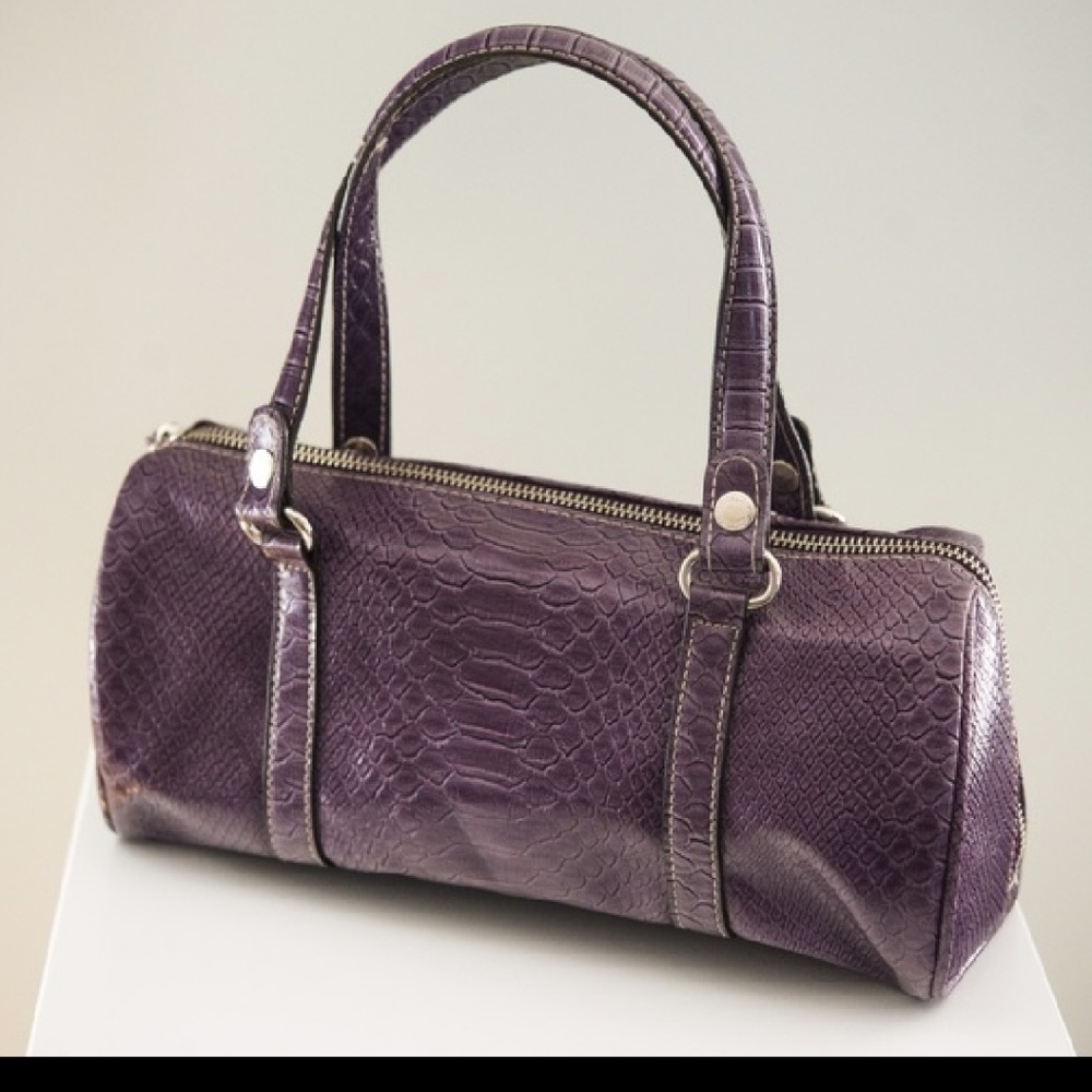 Gorgeous Liz Claiborne alligator embossed purse